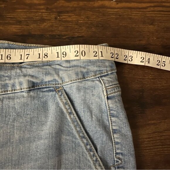 Torrid Denim Shorts Size 26 Blue Cotton Blend Distressed 7” Regular Fit Stretch - Picture 7 of 9